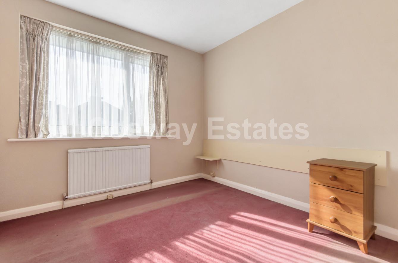 The Fairway, Mill Hill